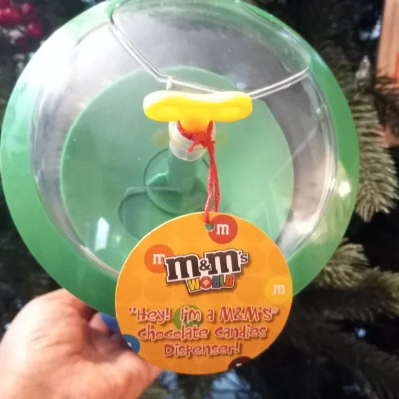 M&M World Fun Machine Candy Dispenser Green & Red - Picture 6 of 8